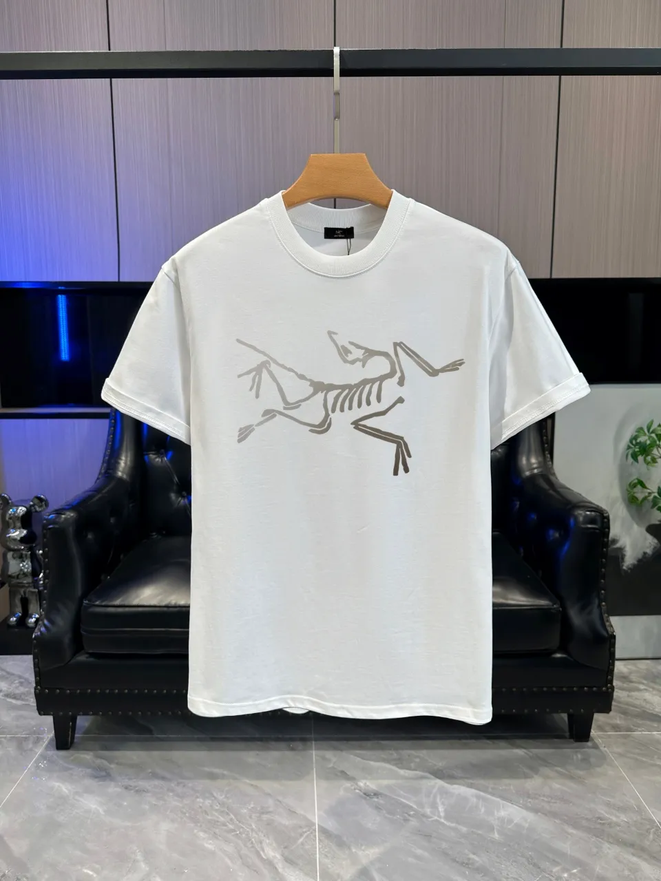 ARC`TERYX 2026 Classic T ， Breathable ， ， ！ Same Style ：White Black Gray Size：S M L XL